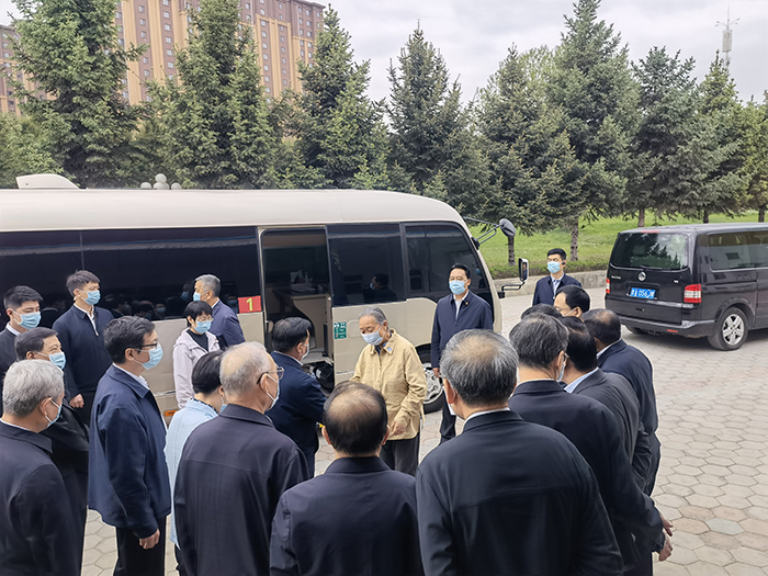 推動(dòng)中醫(yī)藥事業(yè)發(fā)展振興，全國(guó)人大常委會(huì)執(zhí)法檢查組蒞臨奇正調(diào)研指導(dǎo)