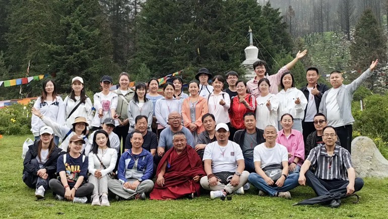 奇正集團(tuán)達(dá)爾宗圣湖祈?；顒?dòng)